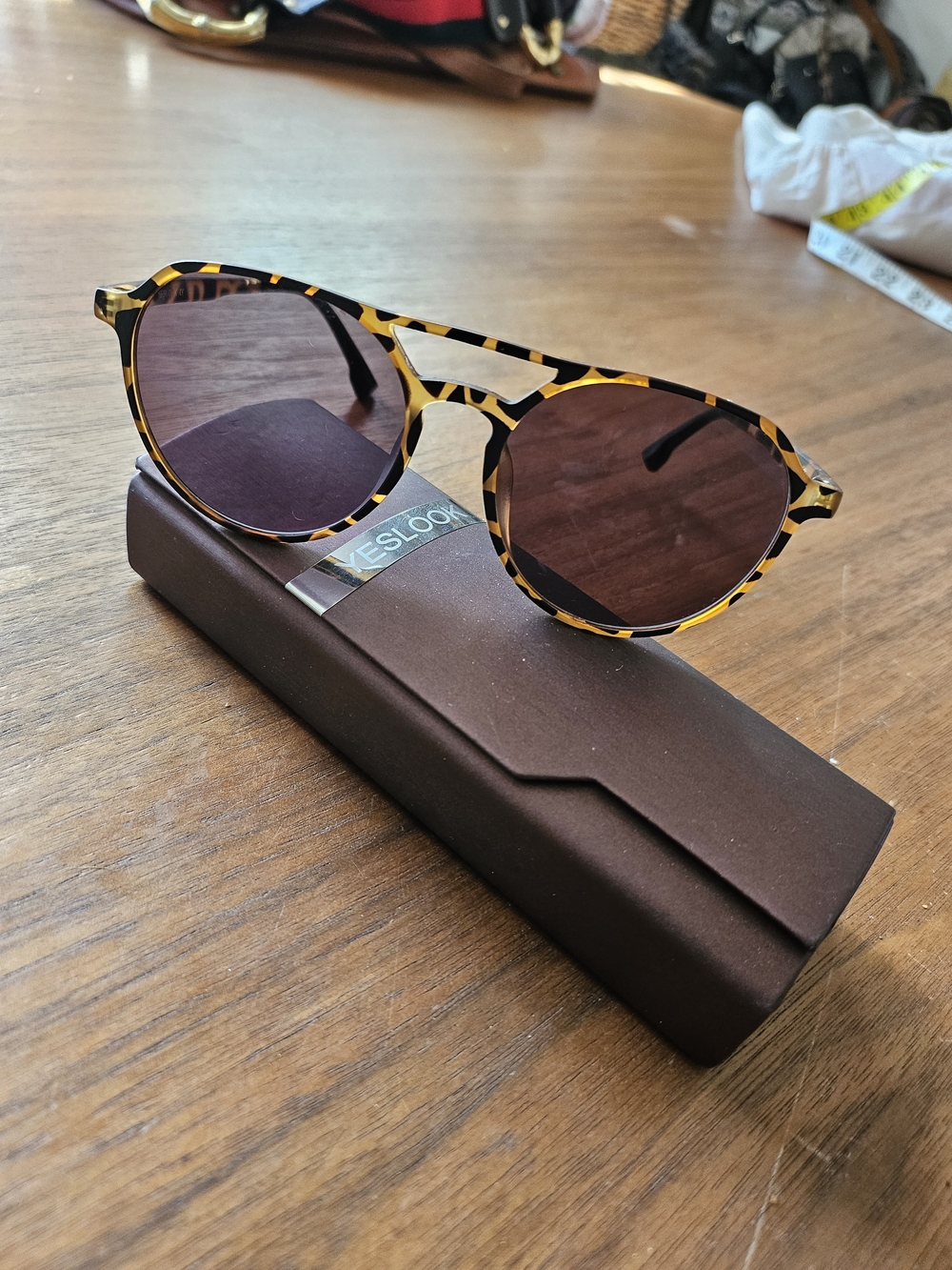 Yeslook Louis Tortoise shell Round Women's Sunglasses In Box W Cloth